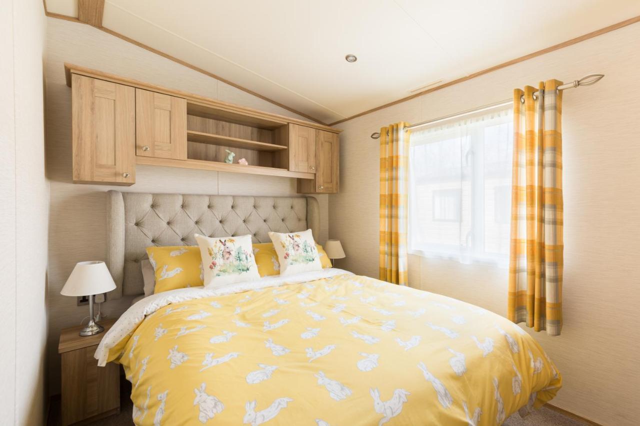 Cottontail Lodge - Hot tub - Pet Friendly South Cerney Eksteriør billede
