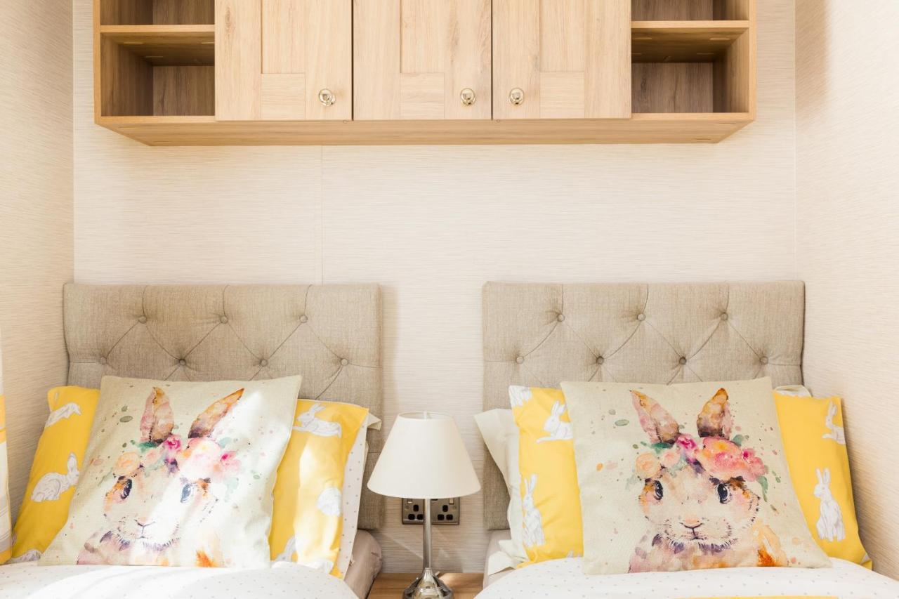 Cottontail Lodge - Hot tub - Pet Friendly South Cerney Eksteriør billede