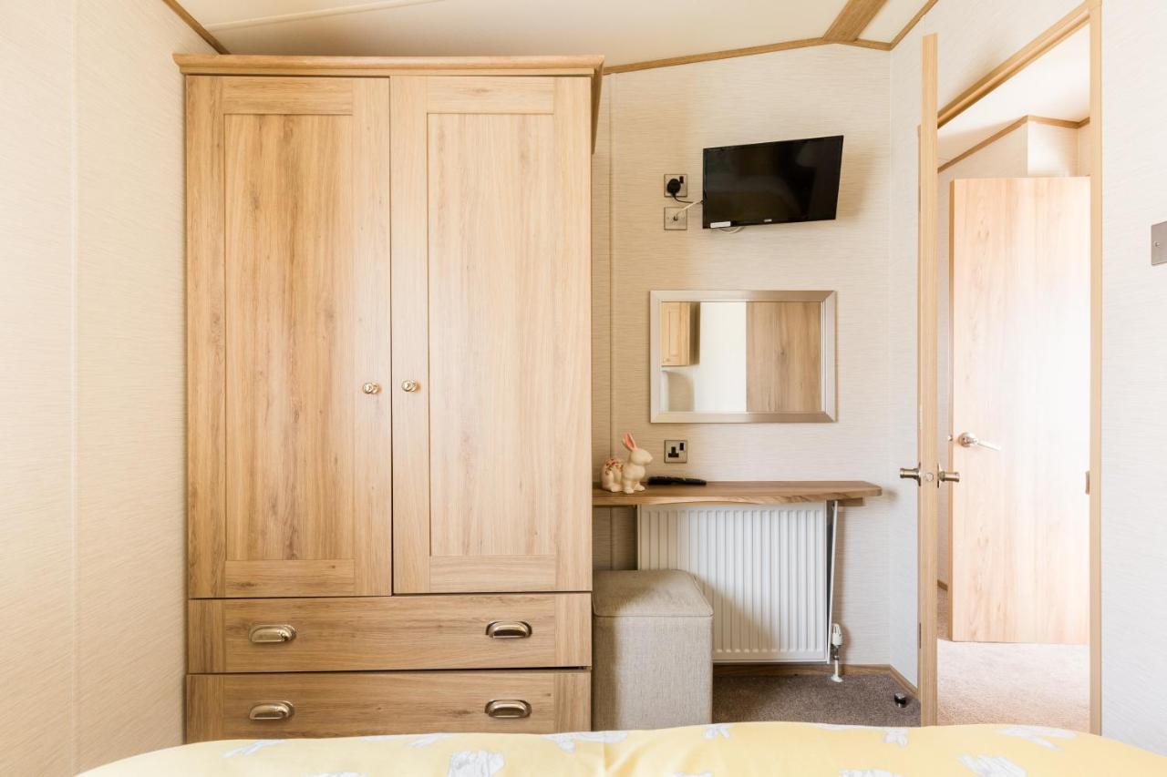 Cottontail Lodge - Hot tub - Pet Friendly South Cerney Eksteriør billede