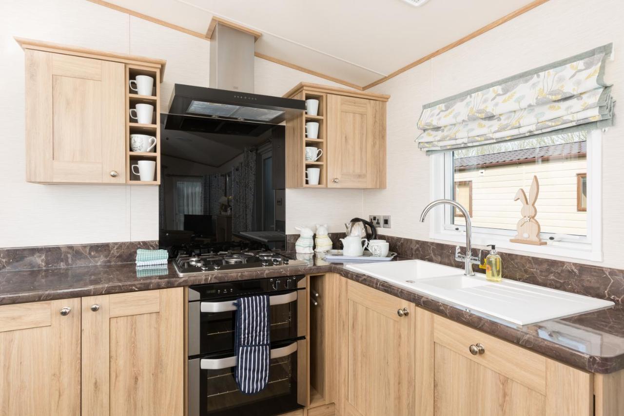Cottontail Lodge - Hot tub - Pet Friendly South Cerney Eksteriør billede