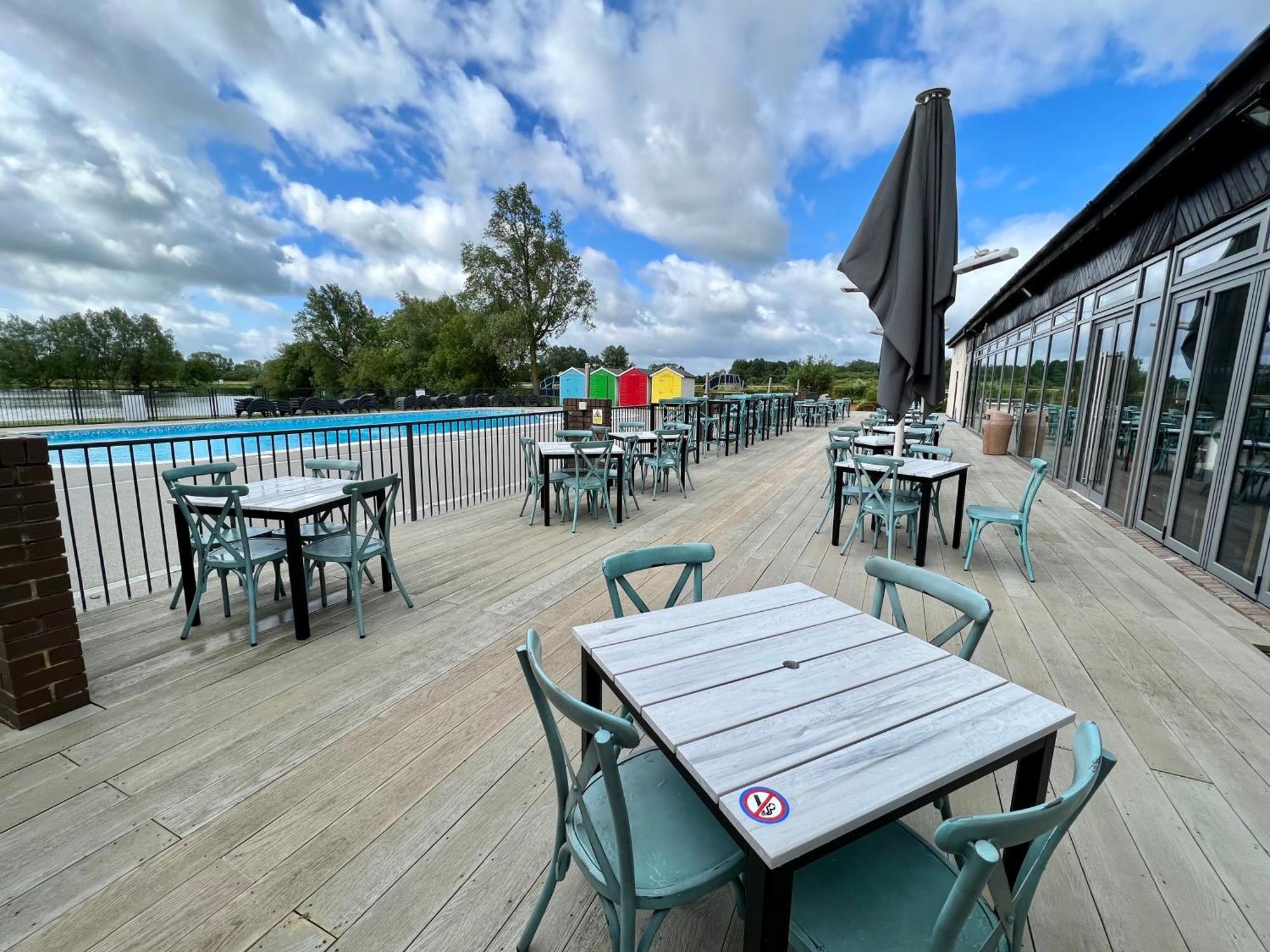 Cottontail Lodge - Hot tub - Pet Friendly South Cerney Eksteriør billede